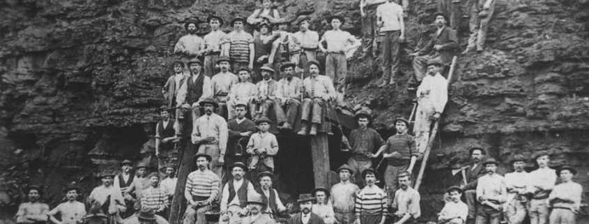 Am Anfang des 20. Jahrhunderts haben viele eingewanderte junge Männer in den Minen im Süden Luxemburgs gearbeitet. 